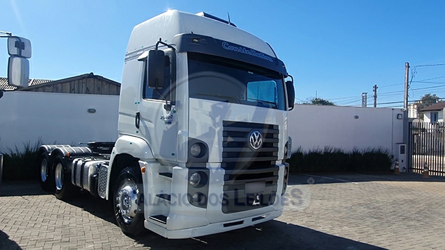 LOTE 001 - VOLKSWAGEN 25-420 Constellation 2014