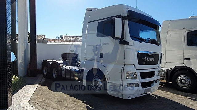 LOTE 003 - MAN TGX 29.440 2015