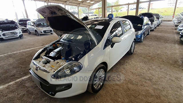 LOTE 014 - Fiat Punto Essence SP 1.6 Flex 16V 5p 2016